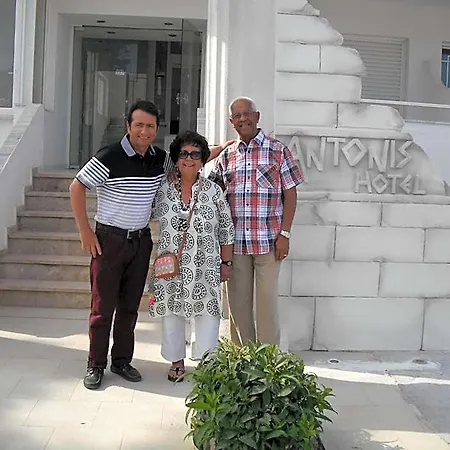 Antonis 호텔